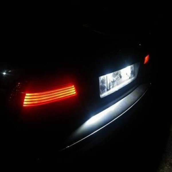 Плафон подсветки номера BMW E39 E60/61 E70/71 E82 E88 E90/92/93 PZD-0001